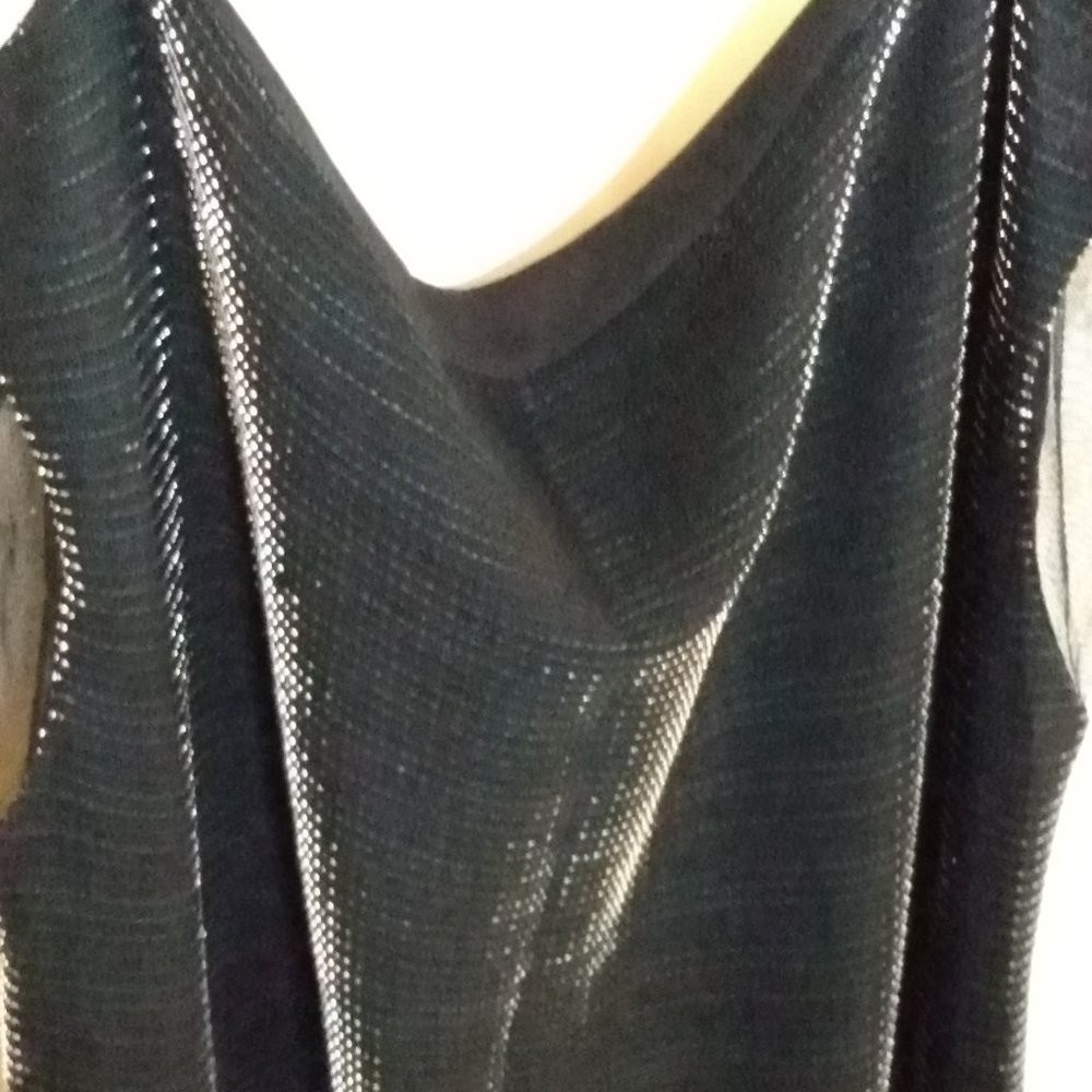 De Laru Shimmering Black Gown